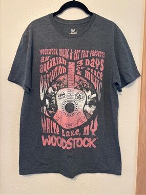 Woodstock Short Sleeve Graphic Tee in Heather Gray with Pink Print